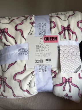 Deborah Connolly Pink ribbon bows Halloween Coquette girl Ghost Throw Blanket
